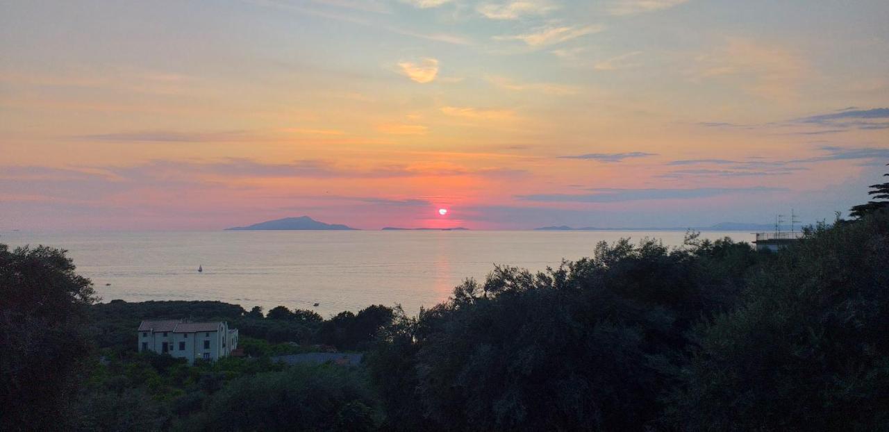 Apartment Regina Giovanna Sorrento Luaran gambar